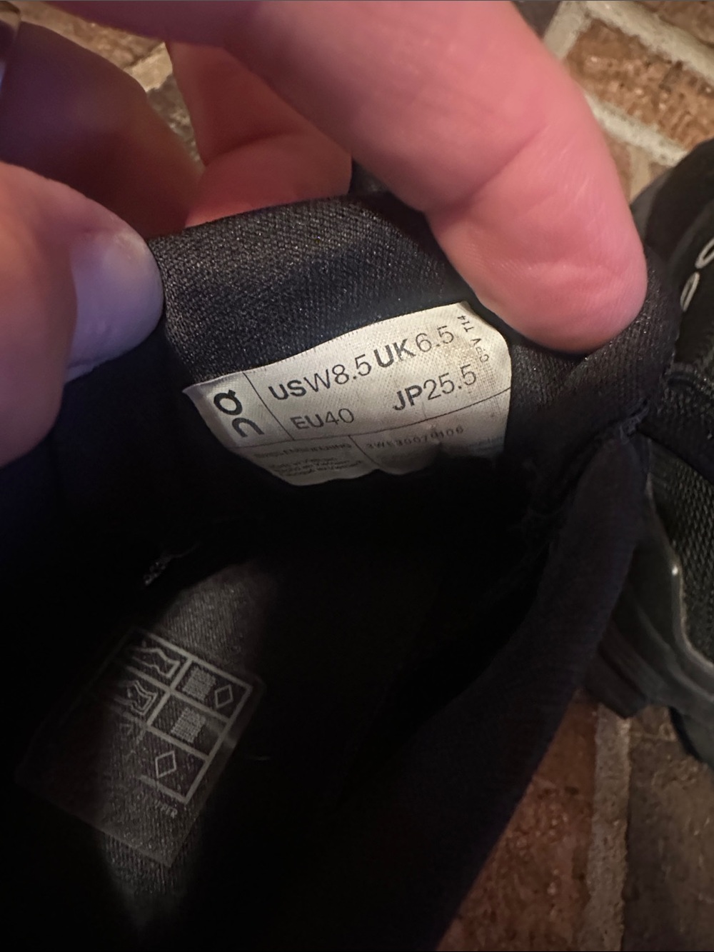On Running Women's Black Cloud X size 8.5 - Picture 7 of 7